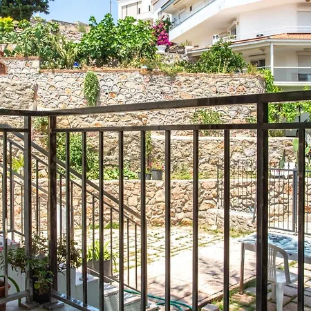 Apartment Flat W Balcony 4 Min To In