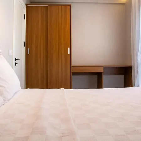 Flat W Balcony 4 Min To In Apartment *
