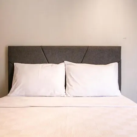 Flat W Balcony 4 Min To In Apartment
